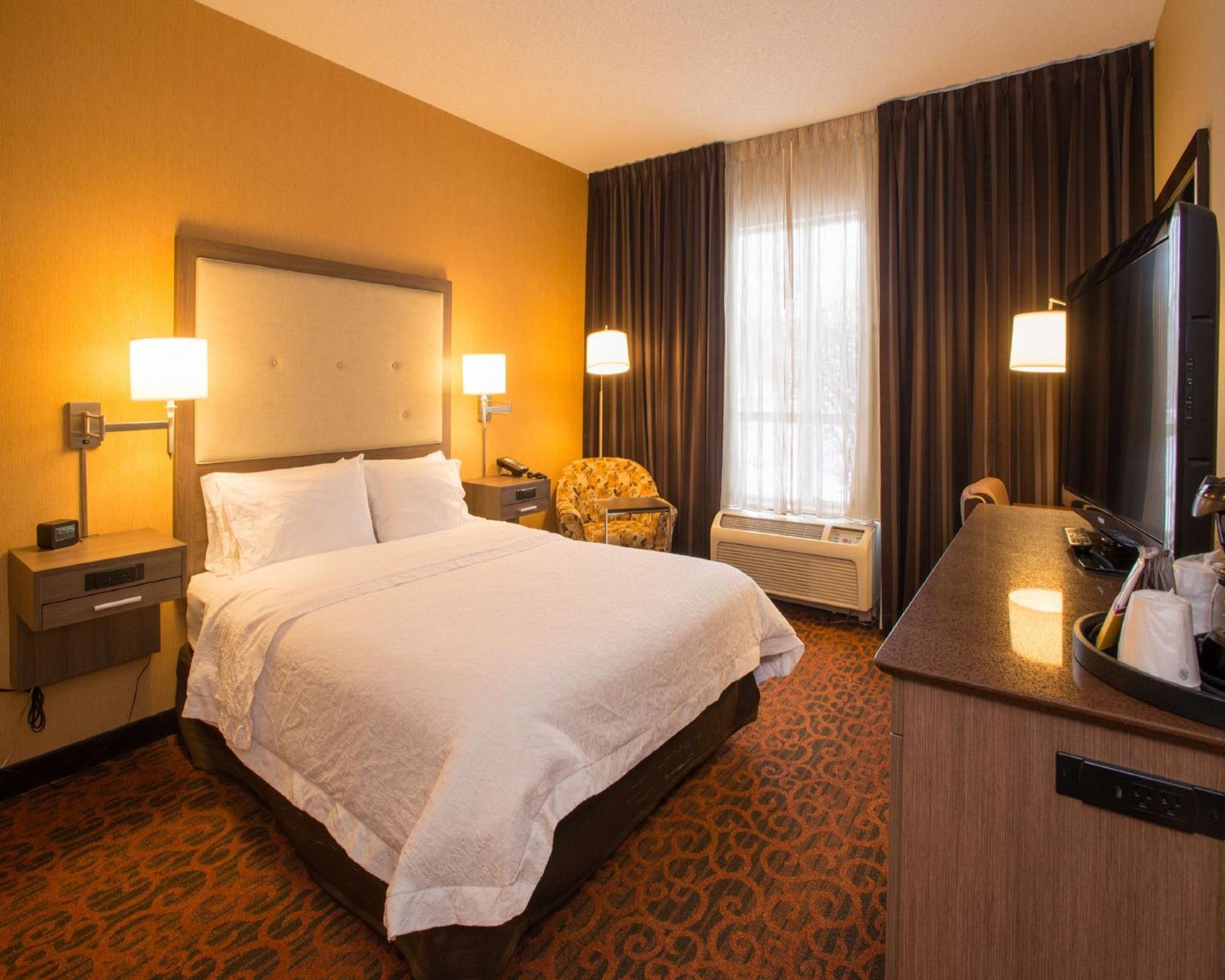 Hampton Inn Toronto-Mississauga West Exteriér fotografie